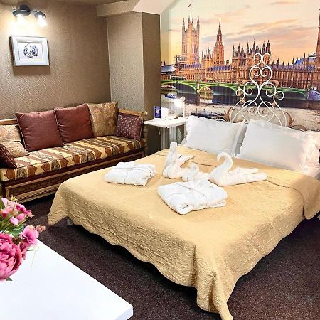 Les Mini Hotel Almaty Luaran gambar